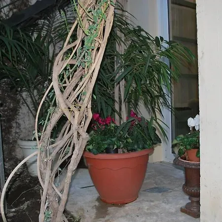 Casa Immersa Nel Al Centro Di Апартаменты *